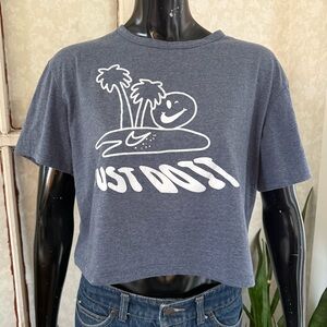 Nike Cropped “Just do it” Women’s The Nike Tee Boxy Palm Tree Smiley Sz Large